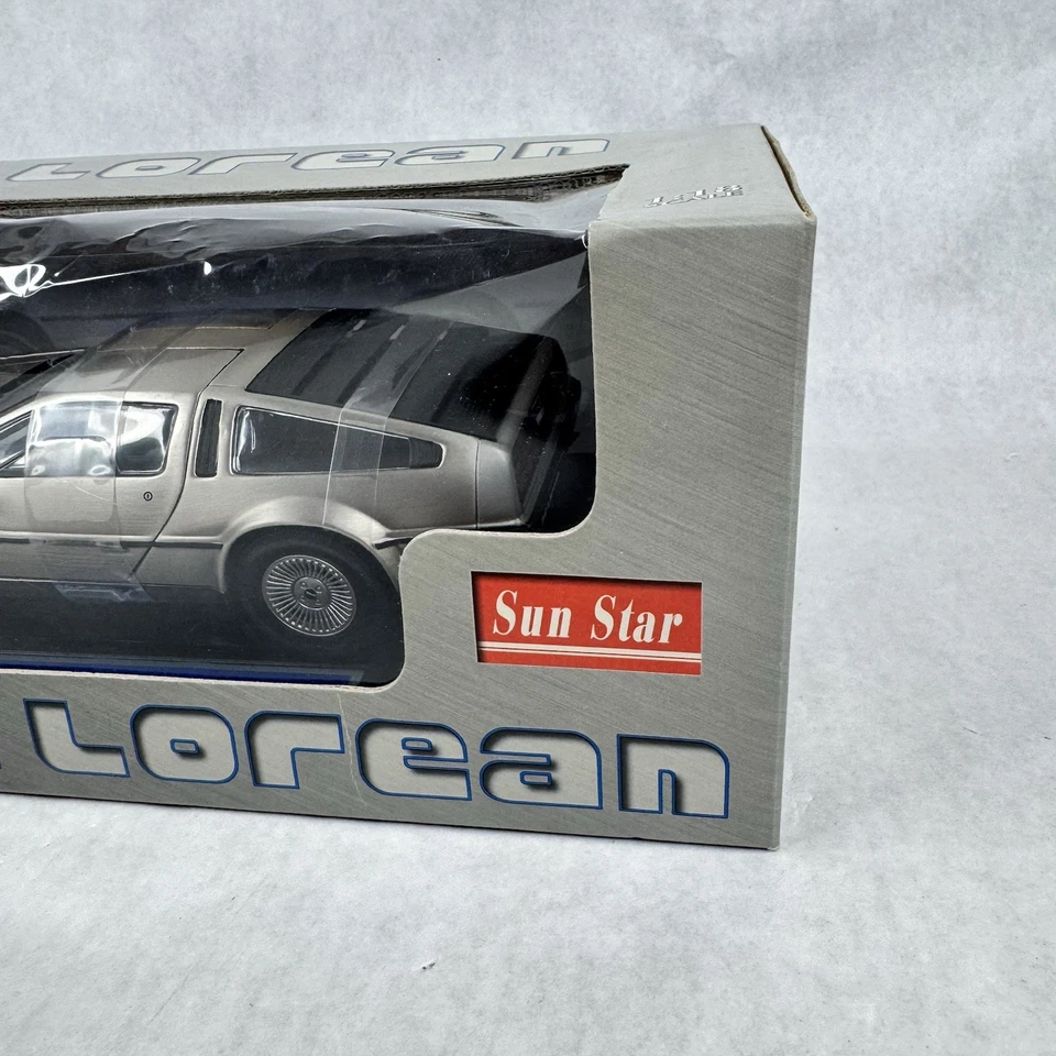 NIB Sun Star America 1:18 Replica of a 1981 De Lorean LK Back to the Future Gray - Image 4 of 4
