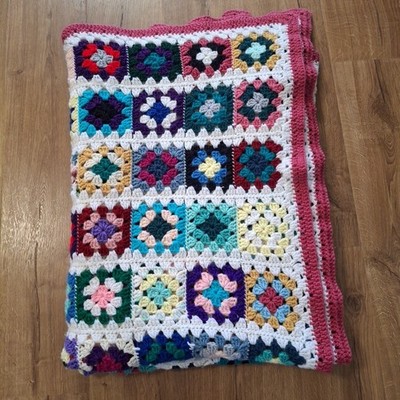 Vintage 70s Granny Square Crochet Afghan Blanket Bedspread Throw 58x90 White 