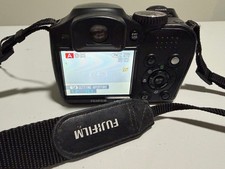 Fujifilm FinePix S5700 7.1MP Digital Bridge Camera - Tested
