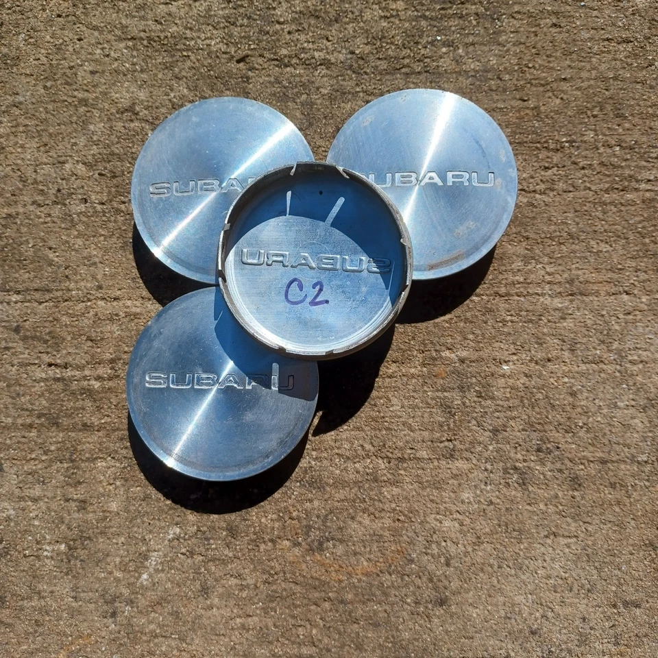 Juego de 4 tapas centrales Subaru Forester Impreza Outback 2006-2013 p/n 28821 SA040 C2 Foto 3 de 3