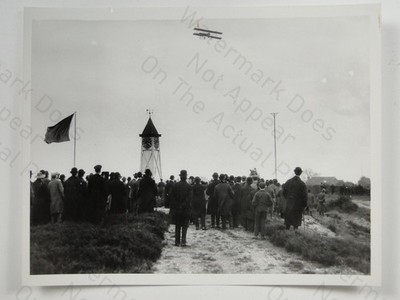 Frühe Luftfahrt Doppeldecker Menge Zuschauer Uhrenturm um 1910 Foto gedruckt um 1969