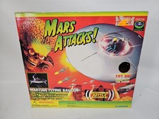 M6 Mars Attacks  1996 Martian Flying Saucer Trendmasters
