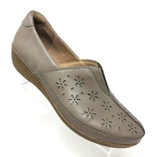 Clarks Loafer Women's 7 W Sage Gray Leather Laser Cut Flat Everlay Dairyn Shoe