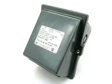 NEW UNITED ELECTRIC J402-13656 PRESSURE SWITCH 15AMP 480VAC J40213656
