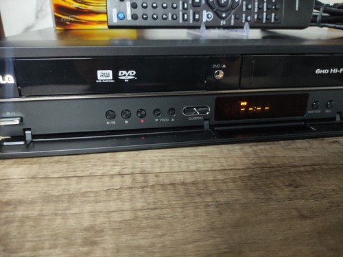 LG RCT689H - DVD Recorder VHS VCR Player Videorecorder Combi HDMI incl. Remote - Foto 4 di 16
