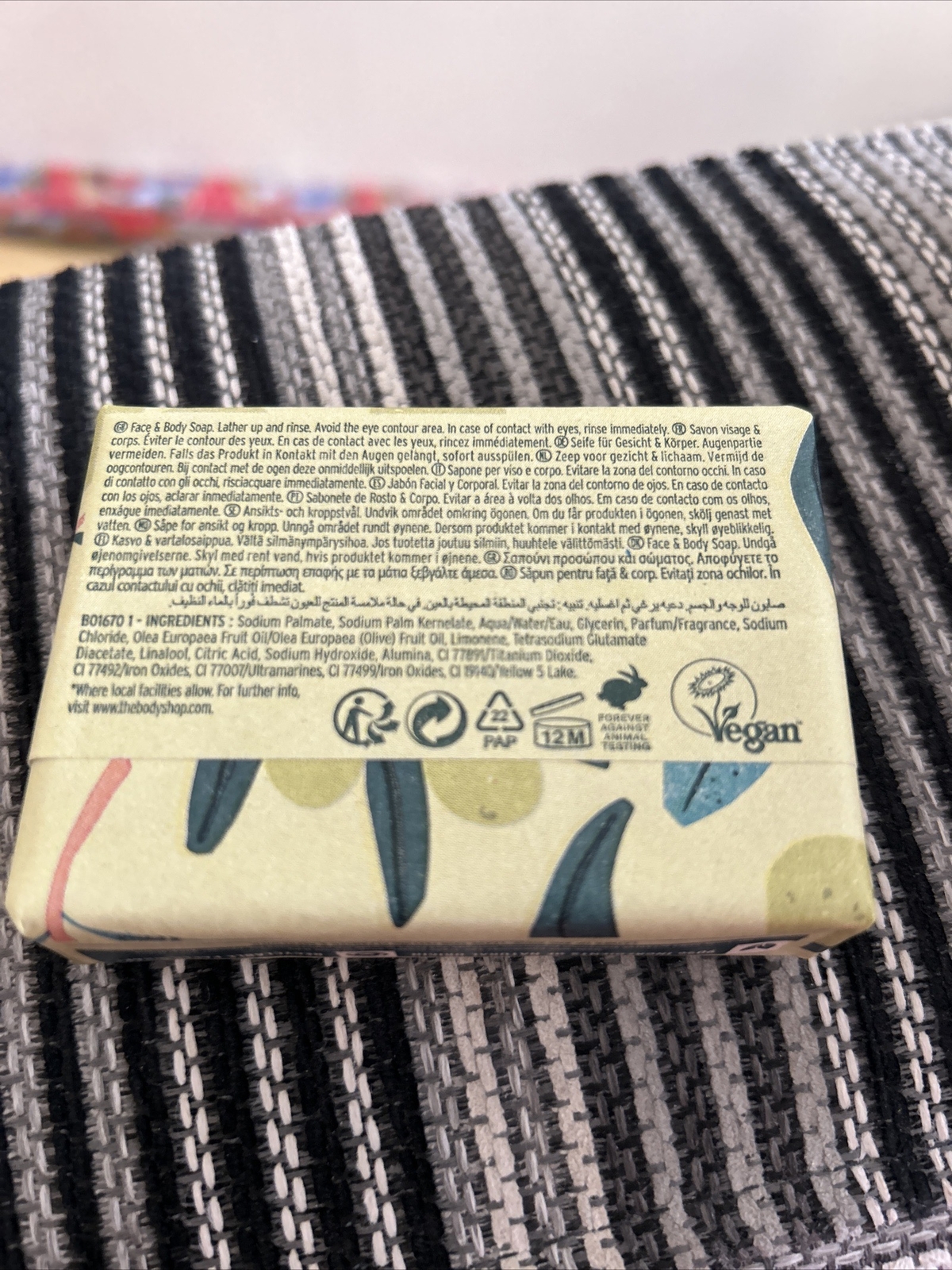 Body Shop Cleansing Face Bar 100g Olive Refreshing Soap Lather Rinse