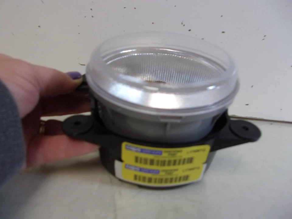 Se adapta a Charger 2014-2020 / Cherokee / Journey / Wrangler Rh = luz antiniebla izquierda CAPA Foto 3 de 4