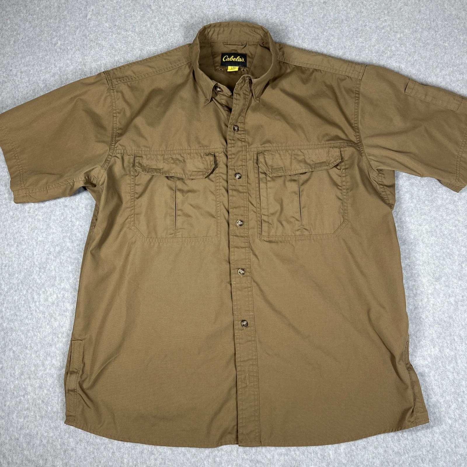 Cabelas Tactical Short Sleeve Snap Button Down Shirt Men's Size Large Reg Khaki