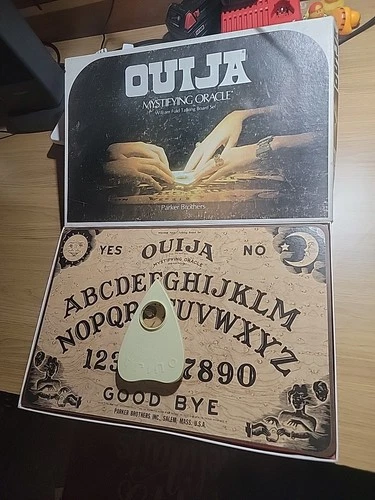 Vintage 1972 Ouija Board Mystifying Oracle William Flud Parker Brothers.