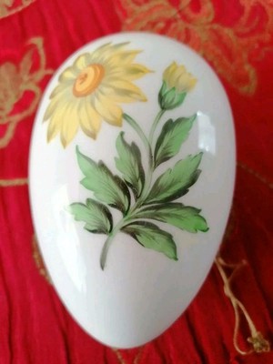 Große Herend handbemalte Schmuckschatulle in Eierform mit Blumenmuster