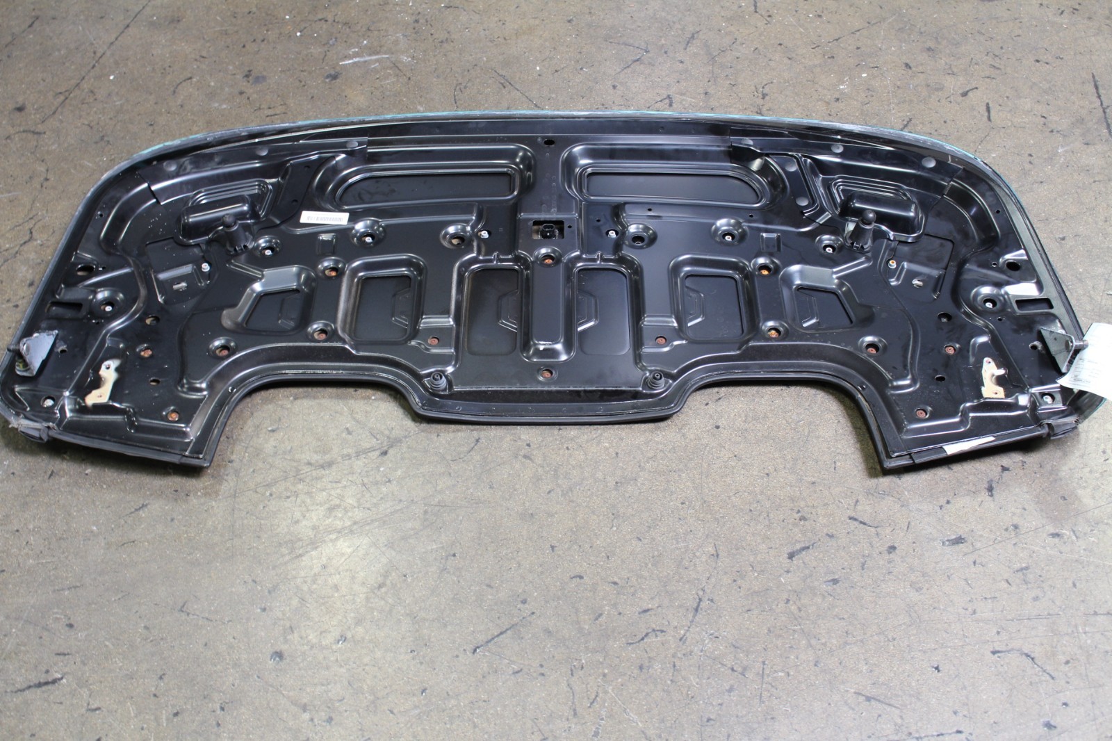 Maserati Granturismo Cabrio, Tonneau Cover Panel, Wrapped, Used, P/N 82859000