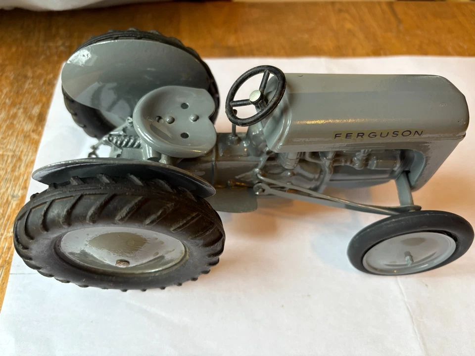 1948 "T0-20" Ferguson farm toy by Advanced Products in 1/12th scale - Image 2 of 4