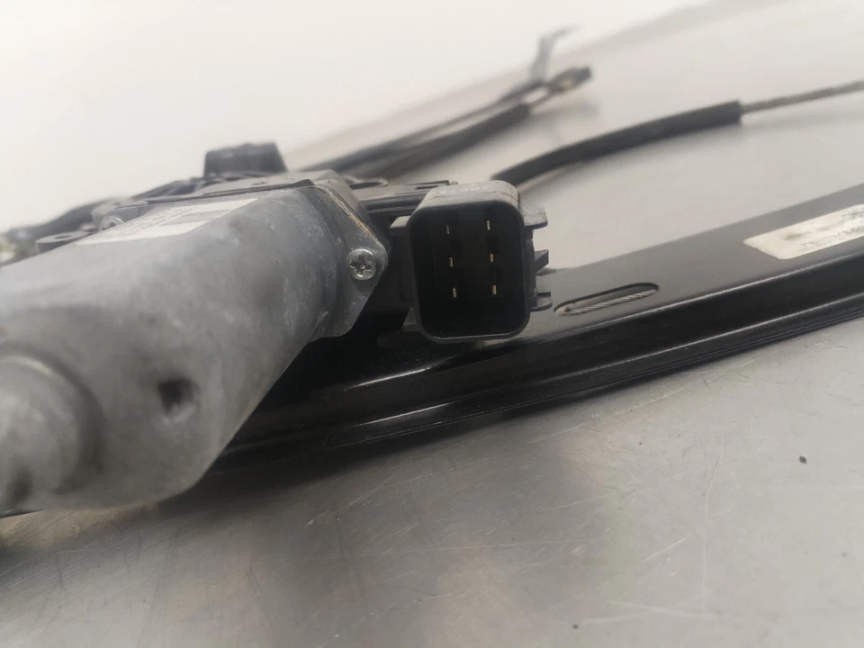 Ford C-MAX II Front right front door electric window regulator 920394102 — 第 2/4 张图片