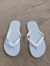 Bold White size, small Primark sandals in new condition. Rrp £2+