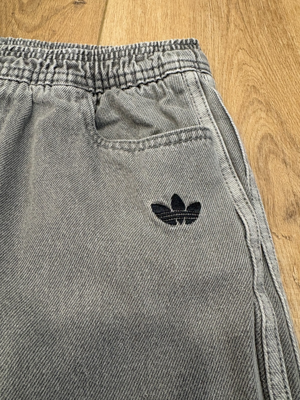 🌟 ADIDAS 🌟 ORIGINALS BOYS DENIM ELASTIC WAIST TRACK PANT GREY SZ M image 4