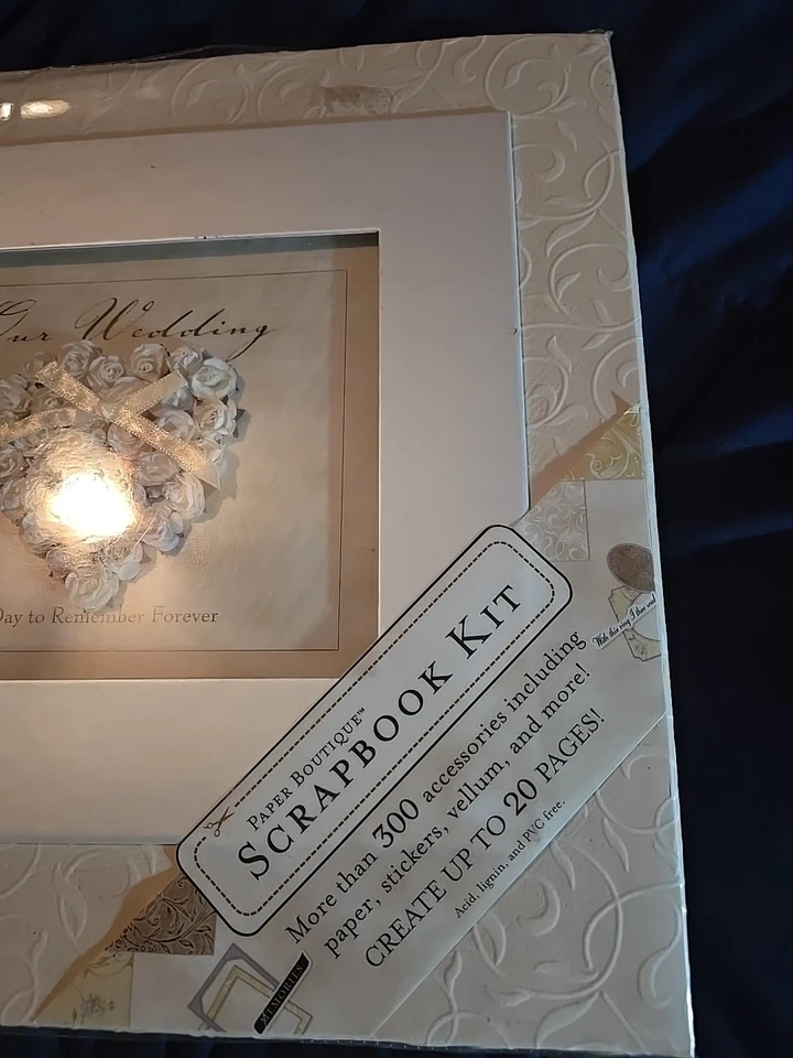 NUEVO Kit de álbum de recortes dimensional nuestra boutique de papel para bodas incluye 300 accesorios Foto 2 de 4