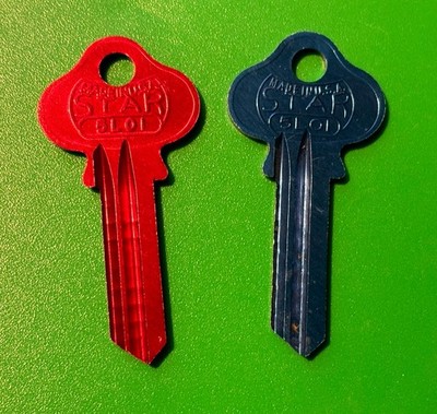 L1 (STAR #5L01) BLUE/RED  Anodized Aluminum Key Blank New Old Stock