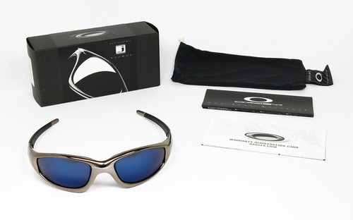 LUNETTES DE SOLEIL VINTAGE OAKLEY VESTE DROITE BLEU GLACE MIROIR NOIR CHROME ENVELOPPE - Photo 1 sur 9