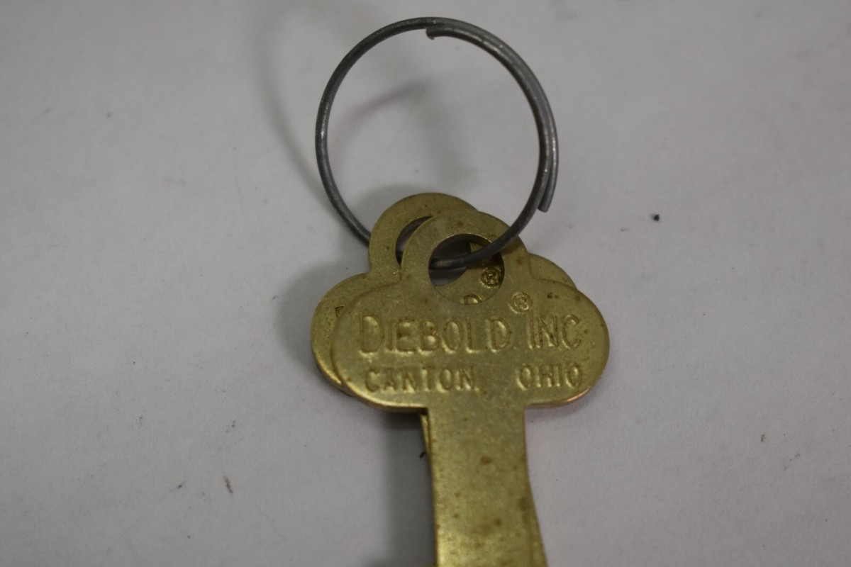 Diebold Inc Canton Ohio Safe Deposit Box Flat Skeleton Key Brass