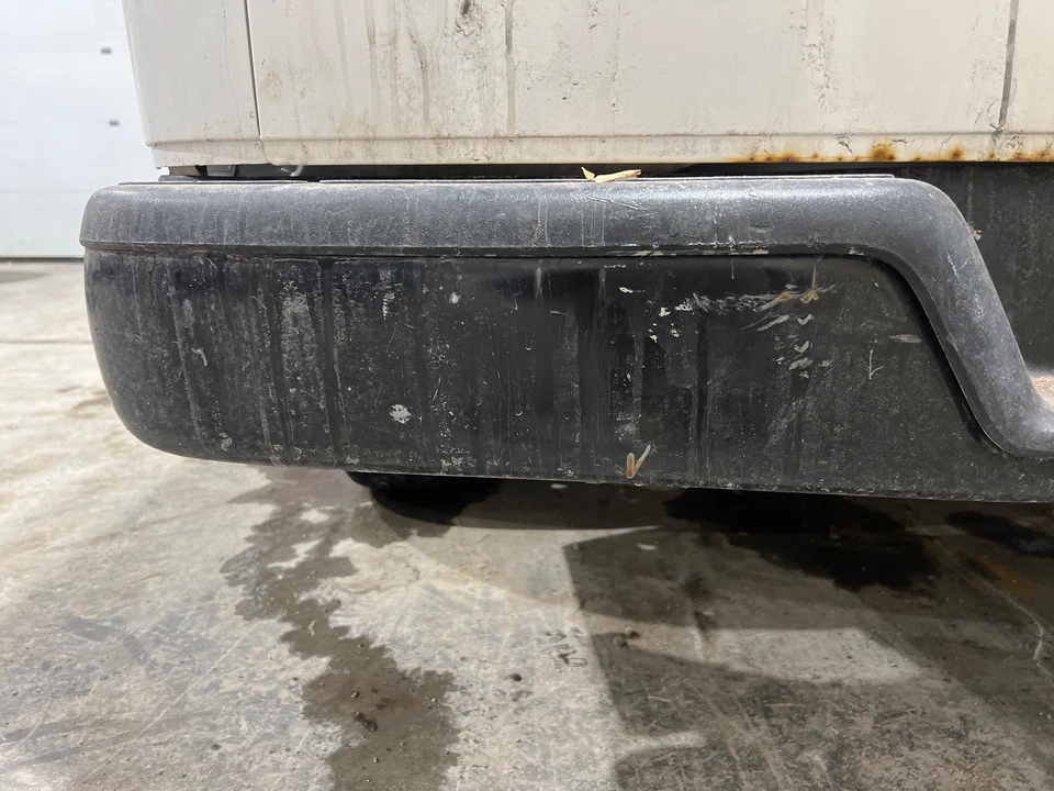 1996 - 2014 Chevy Express 1500 Black Painted Rear Step Bumper - Изображение 3 из 4