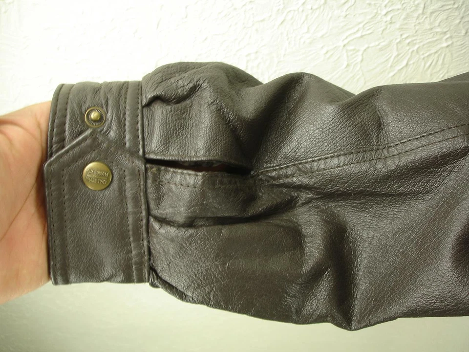 Men's M Phase Two Brown Leather Jacket Flight Bomber Jacket A-2 Insulated Zip-Up - Image 4 of 4