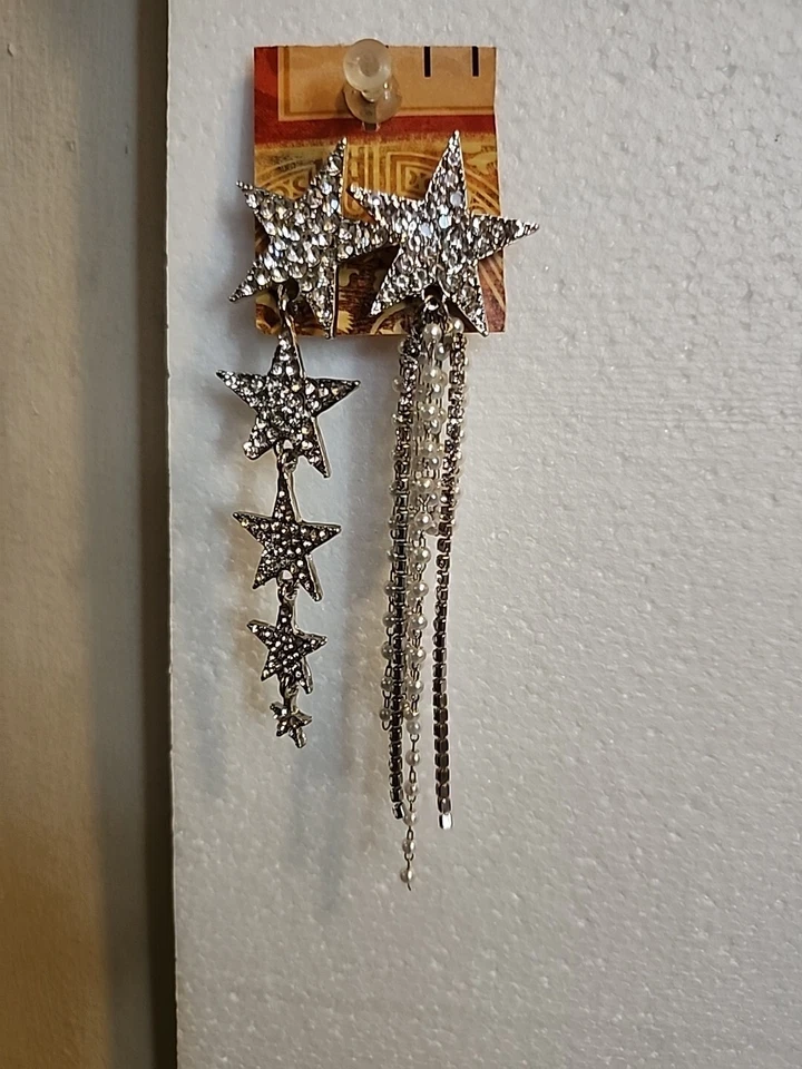 Pendientes colgantes largos con borla y perlas cristales brillantes estrellas pentagramas asimétricos Foto 2 de 4