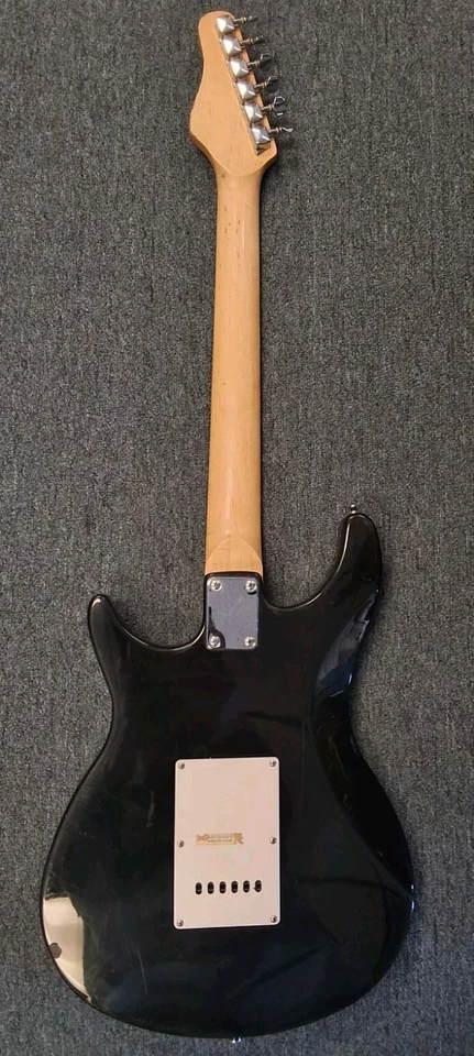 Guitarra eléctrica Behringer de 6 cuerdas de cuerpo sólido de color negro Foto 3 de 4