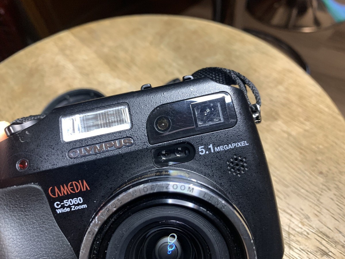 Olympus Camedia C-5060 5.1MP Digital Camera Tested Working