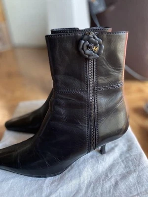 CHANEL Bottines À Talon Courtes Bottes Pour Femmes Taille 36 COCO MARK Noir - Photo 1/4