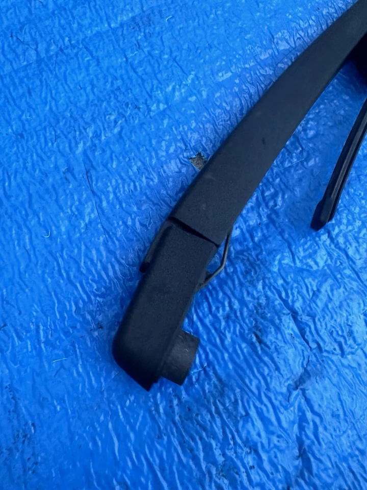 2011-2015 Nissan INFINITI QX56 QX60 LIFTGATE TAILGATE TRUNK REAR WIPER ARM OEM - Image 4 of 4