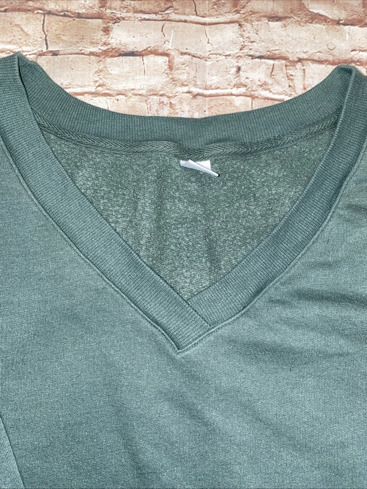 Sudadera túnica Old Navy cuello en V XL oliva Foto 3 de 4