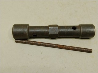 Alter Steckschlüssel Nuss 23 cm und 21 cm V.B.M. KHZ D.R.G.M.