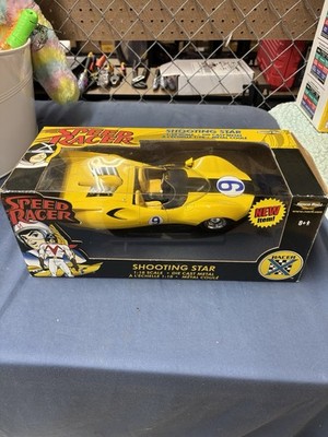 American Muscle Ertl  Speed Racer ''Shooting Star'' Diecast Model 1:18 Scale