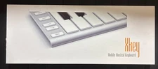 CME Xkey 25-key Mobile Keyboard Controller - Silver