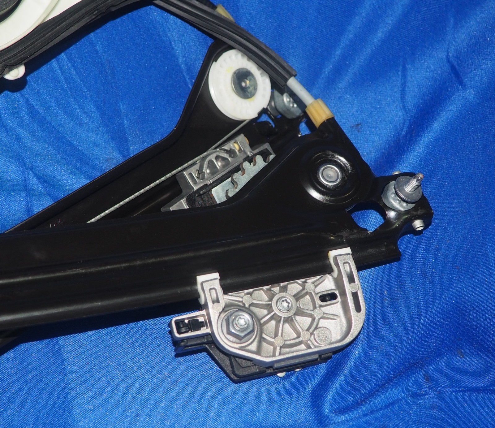 2014-2023 Maserati Ghibli Rear Passenger Right Door Window Regulator Motor OEM