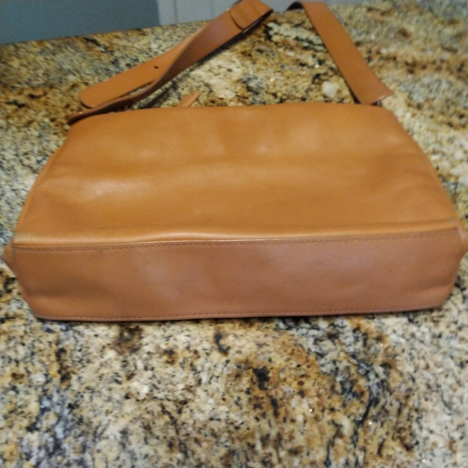 Bolso de mano SKAGEN de cuero color marrón Foto 3 de 4