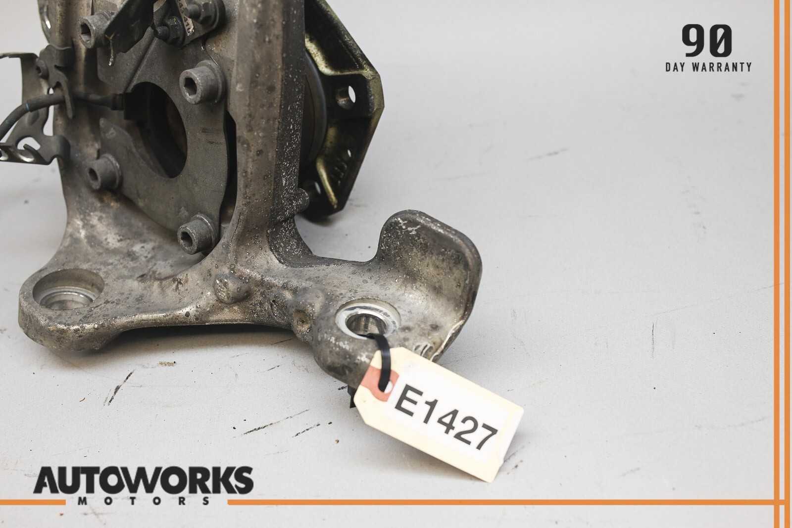 03-08 Maserati Quattroporte M139 Front Right Spindle Knuckle Carrier w/ Hub OEM