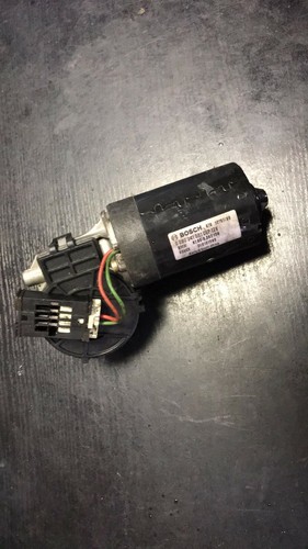 BMW E46 - Scheibenwischermotor vorne 8362156 / 0390241361