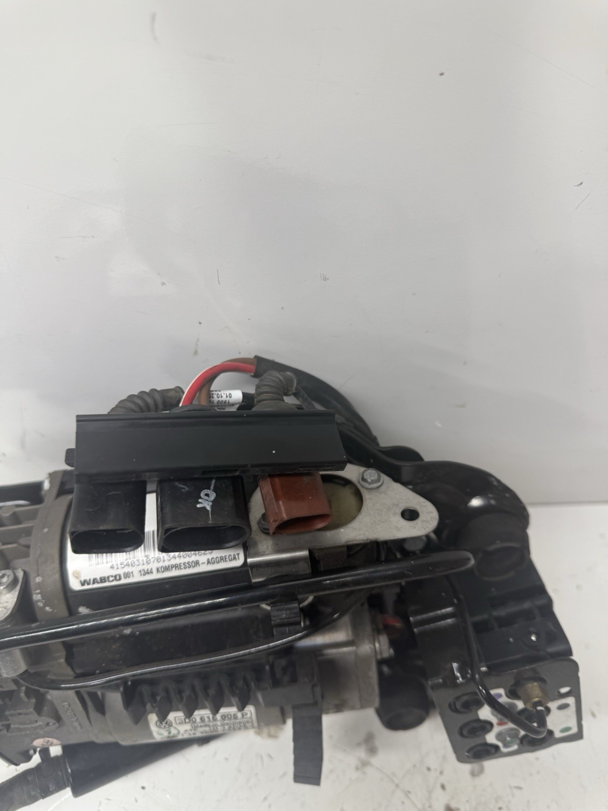 2003-2018 Bentley Continental Air Suspension Compressor 3D0 616 005 P OEM 3224
