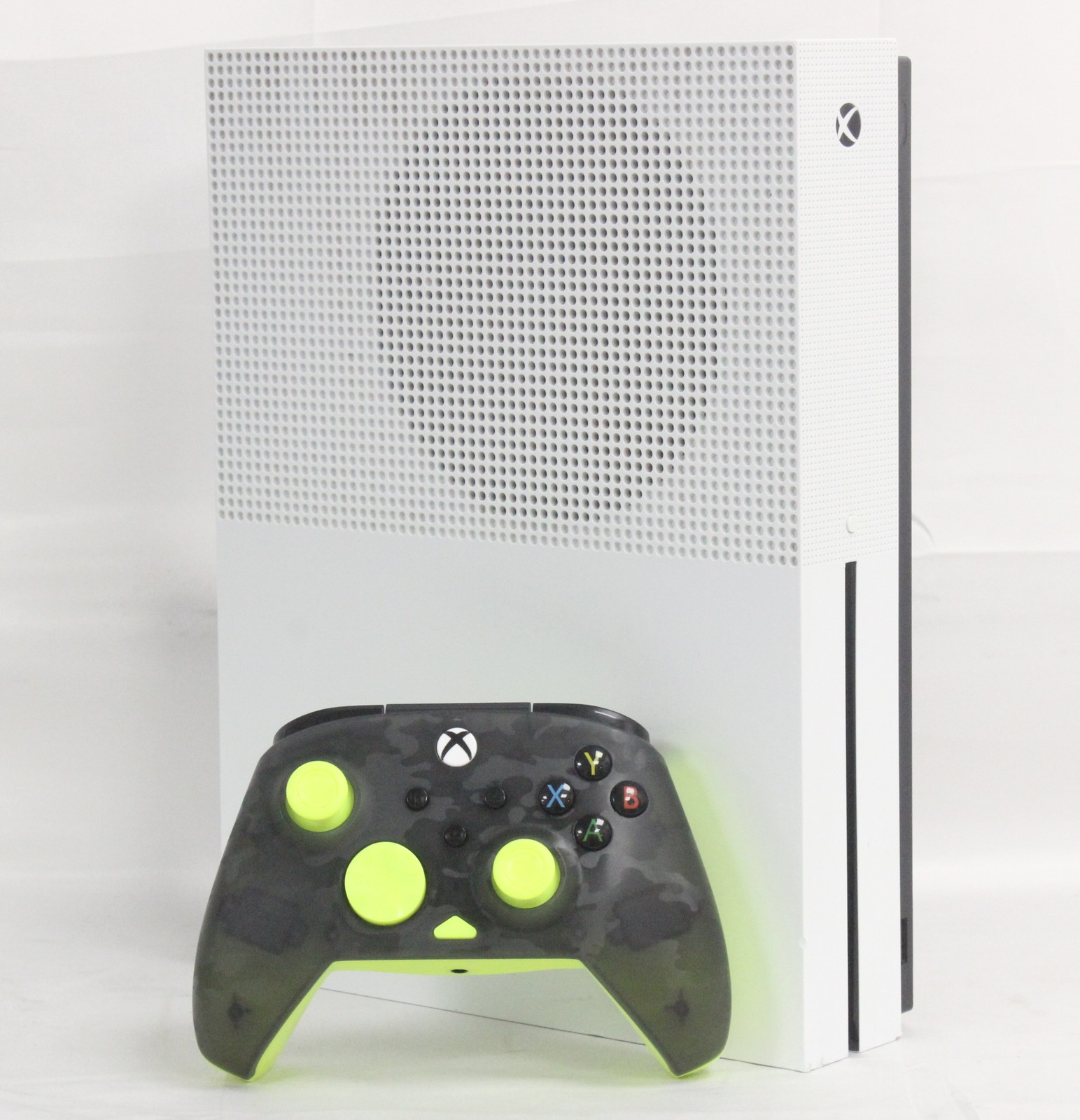 Microsoft Xbox One S 1TB Home Games Console with Wired Controller (U)