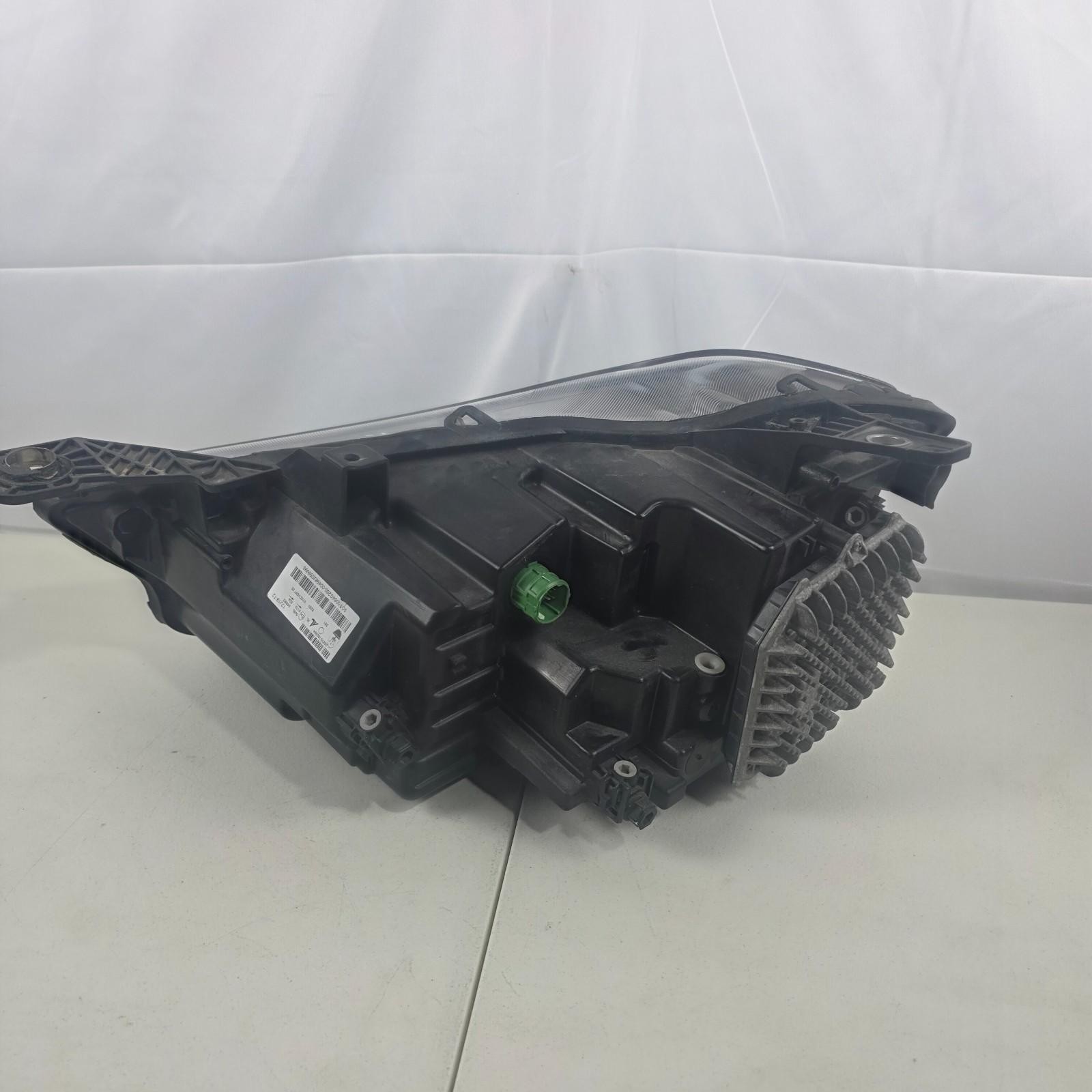 Maserati Ghibli 2014-2017 Right Headlight P/N 00670100984