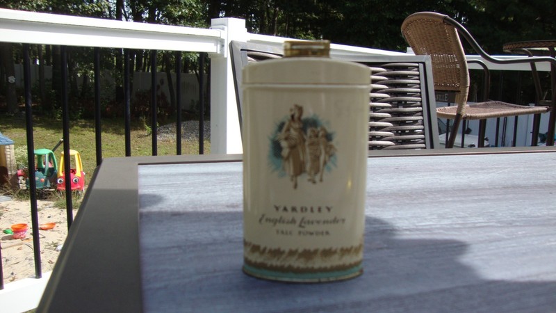 Antique Vintage Yardley's English Lavender Talc Powder Rare Tin Full 3oz