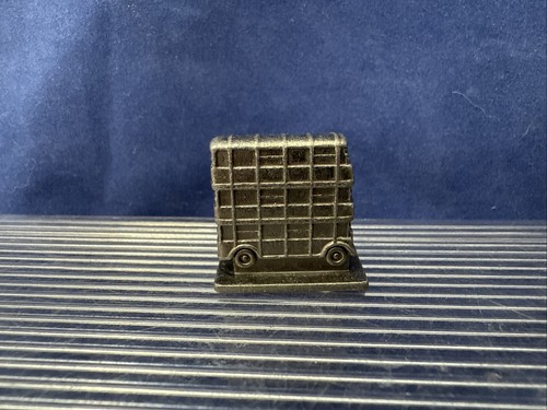 Harry Potter Scene It 2nd Edition DVD Game 4 Replacement Pieces Movers Tokens - Picture 4 of 7