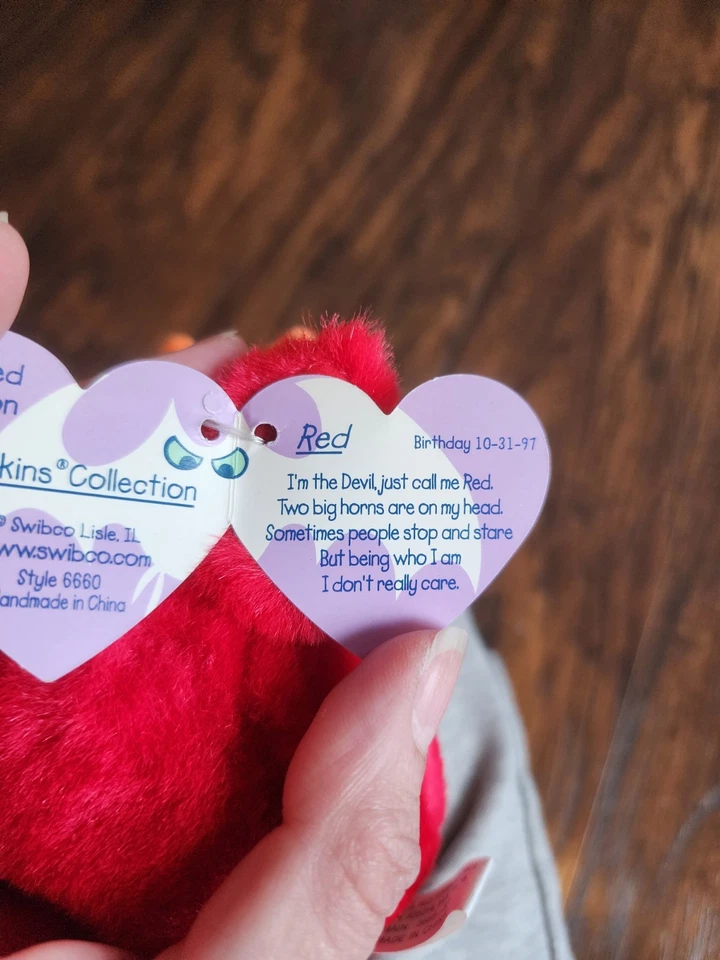 PUFFKINS by Swibco, Limited Edition, "RED" Devil Vintage 1997 Plush Toy - Image 4 of 4