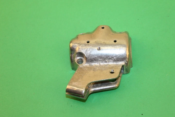 CAJA INTERRUPTOR KAWASAKI J1 J1T J1TL J1TRL, INFERIOR, DERECHA 46022-006 NOS Foto 2 de 4