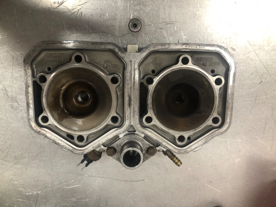 02 SKIDOO ROTAX MXZ SUMMIT 700 CYLINDER HEAD NICE!! - Image 2 of 2