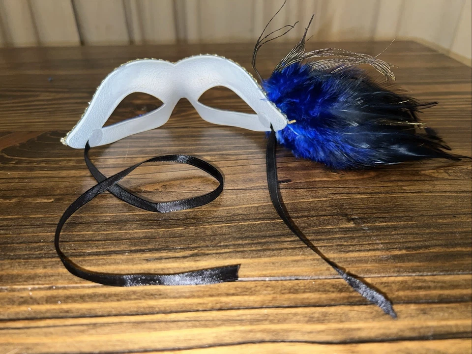 Masquerade Ball Party Mask Marti Gras Women Blue Peacock Feather Mask - Image 2 of 4