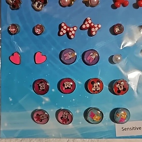 Disney Mickey, Minnie Mouse & Friends Stud Earrings One Pack of 16 Pairs New - Picture 8 of 10