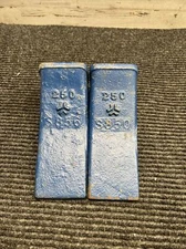 Lot of  2 Bucket Tooth 250 UNKNOWN MACHINE