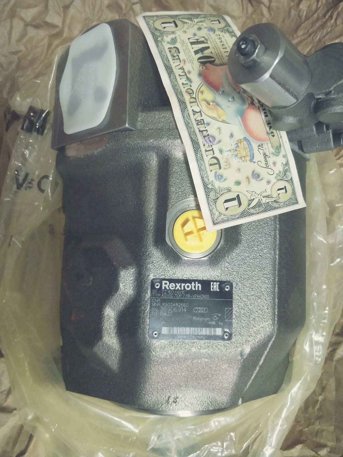 A10VSO 71 DR /31R-VPA42N00 NEW REXR0TH PUMP R902482660